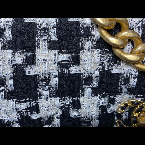 Authentic Chanel 19 large tweed coco ribbon flap bag. - Picture 2 of 5